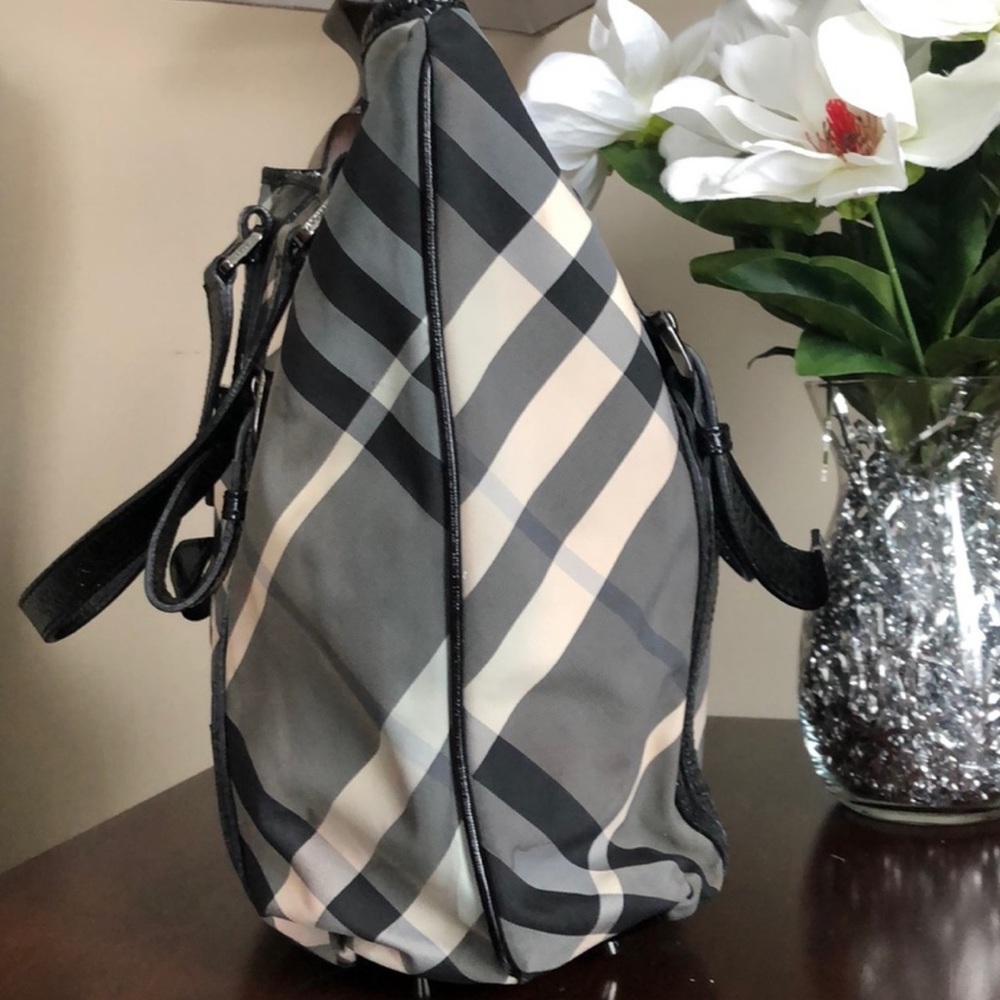 Burberry Black Beat Check Nylon And Patent Leather Lowry Tote - Picture 9 of 16